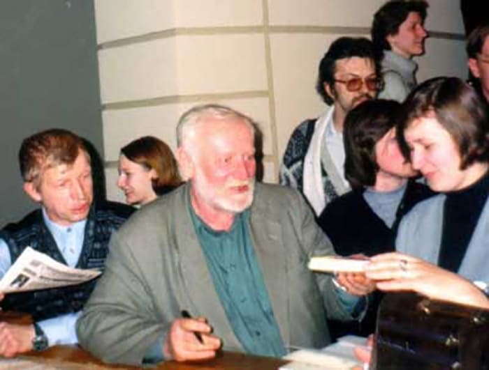 Кир Булычев на встрече с читателями | Фото: 24smi.org Кир Булычев на встрече с читателями | Фото: 24smi.org
