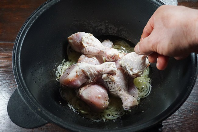 закладка курицы для жаркого с курицей и нутом закладка курицы для жаркого с курицей и нутом