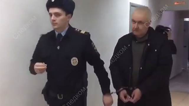 Суд арестовал обвиняемого в получении взятки начальника Свердловской железной дороги