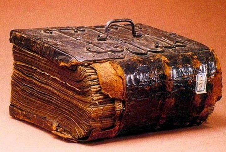 Чёрные книги из Средневековья история, интересные истории