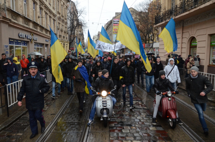 Запад Украины охватили протесты