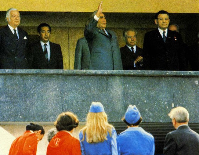 Давайте судить по фактам. Что хорошего сделал Брежнев для советских людей?