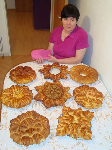 Как крымские студенты пекут пироги для участников СВО