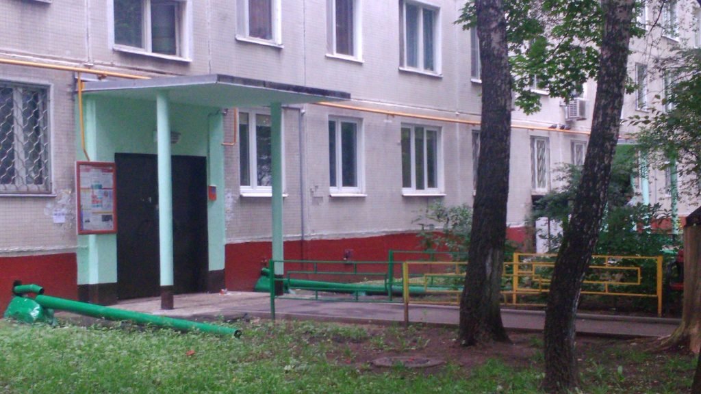 На Туристской улице полицейские задержали приезжего за серию квартирных краж