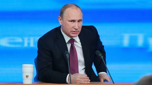 Путин призвал врио главы Калининградской области решить проблемы аварийного жилья