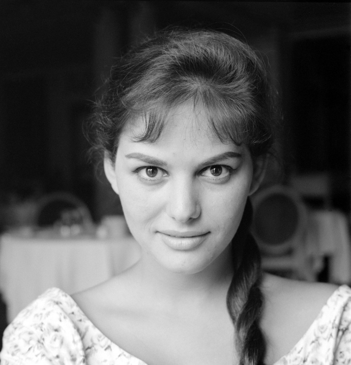    (Claudia Cardinale photo)