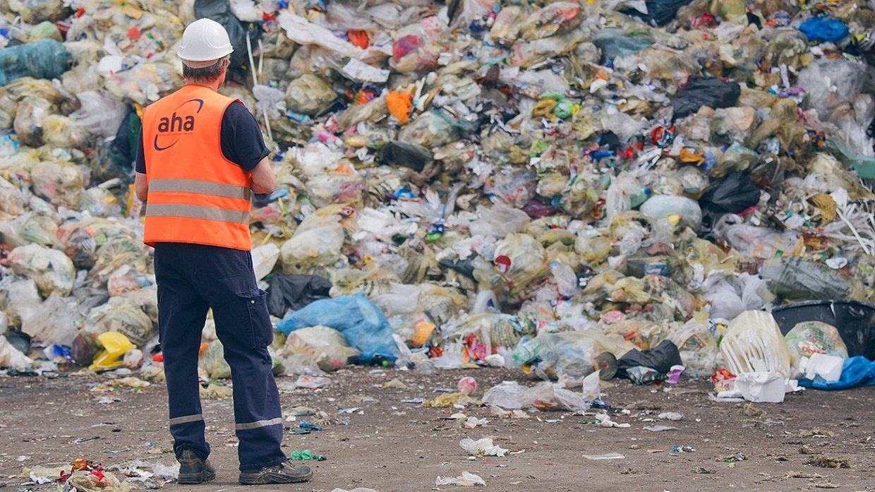 Это оксюморон: эколог объяснил связь «мусорных бунтов» с НДФЛ на сбор макулатуры