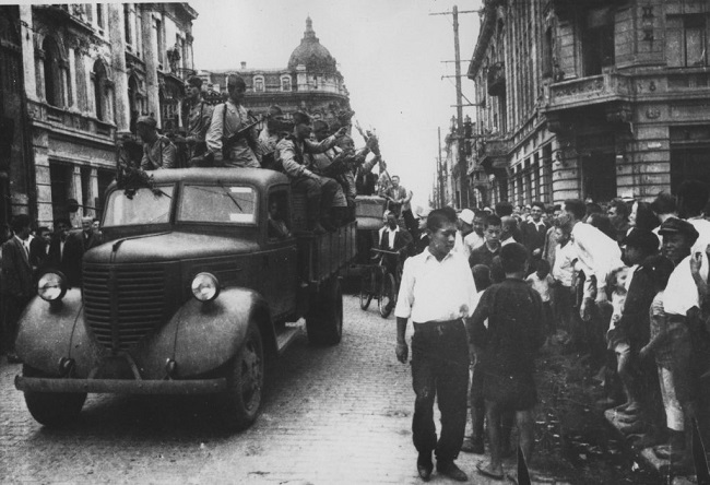 8 августа 1945 года Советский Союз объявил войну Японии. 8 августа 1945 года Советский Союз объявил войну Японии.