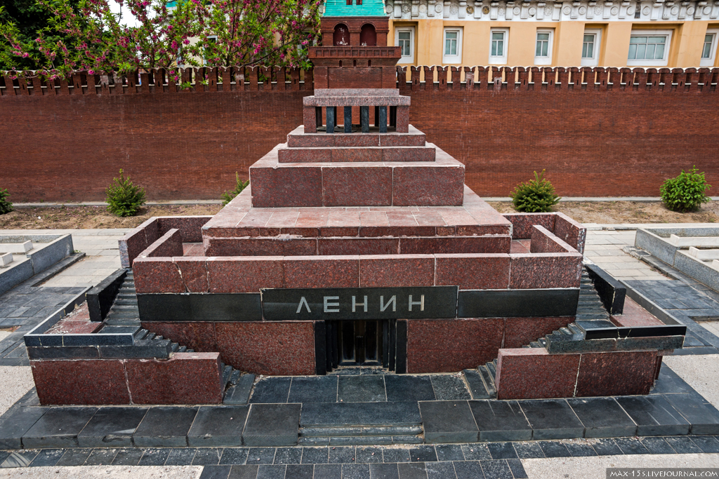"Не выходя со двора можно познать весь мир" (с) Лао Цзе "Не выходя со двора можно познать весь мир" (с) Лао Цзе
