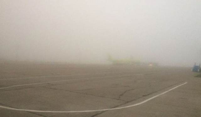 Самолет из Москвы не смог приземлиться в аэропорту Абакана из-за сильного тумана