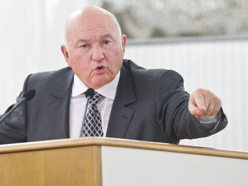 Юрий Лужков обещал и вернулся Юрий Лужков обещал и вернулся