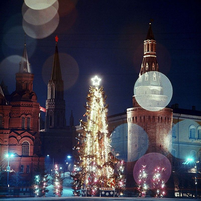 Новогодняя елка на Манежной площади. Москва, 1978 год Новогодняя елка на Манежной площади. Москва, 1978 год