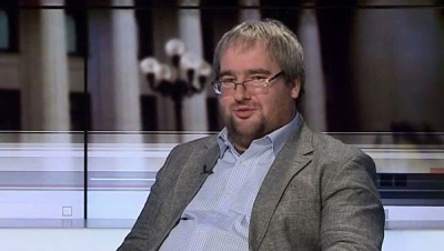 Политолог. Порошенко лучше бы в США не ездить. Можно без штанов остаться.