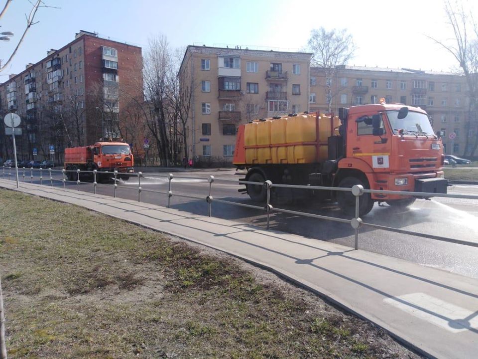 Промывка и дезинфекция дорог прошла в Южнопортовом