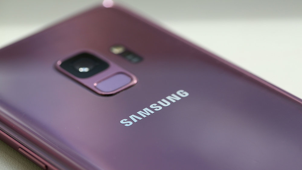 "Живые" фото Samsung Galaxy S10+ попали в интернет