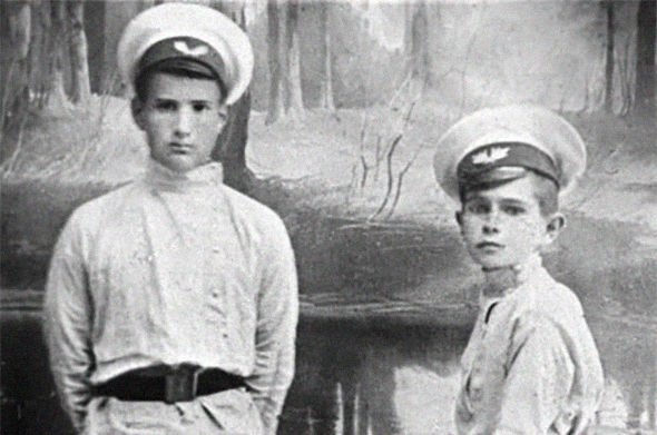 История школьной формы в России История школьной формы в России