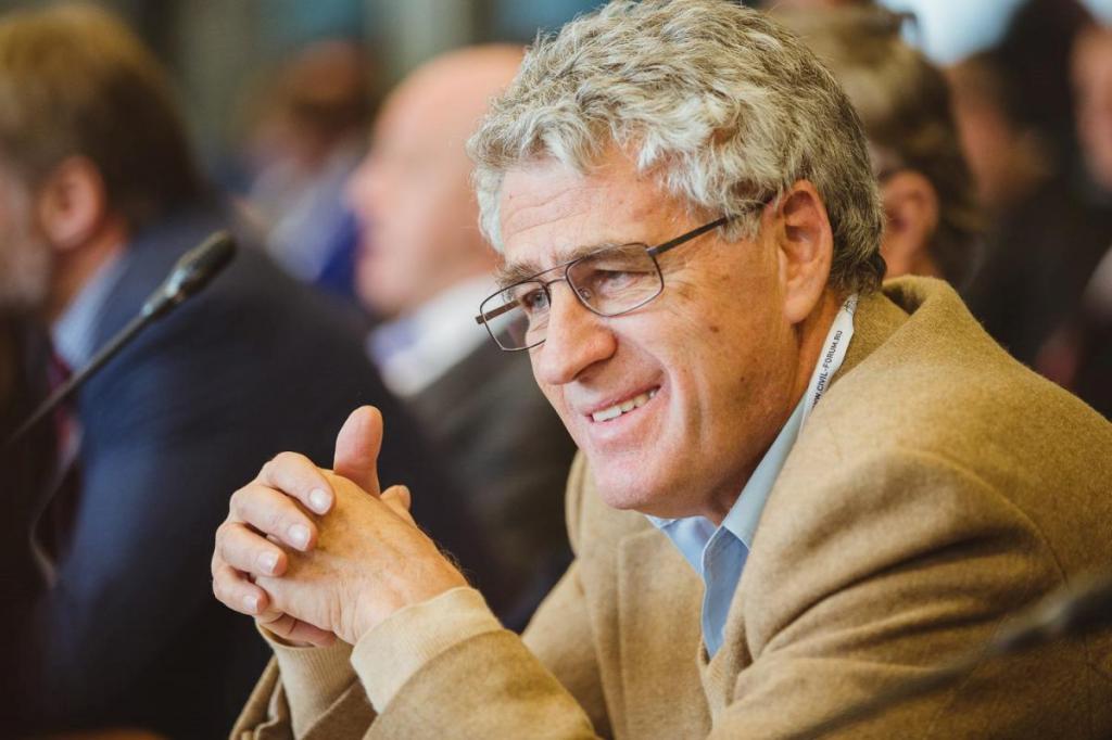 Леонид Гозман заявил ,что русских людей в Донбассе, нужно отдать украинской власти.