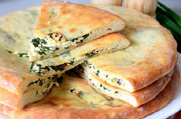 Вкусный осетинский пирог "Цахараджин" с брынзой Вкусный осетинский пирог "Цахараджин" с брынзой