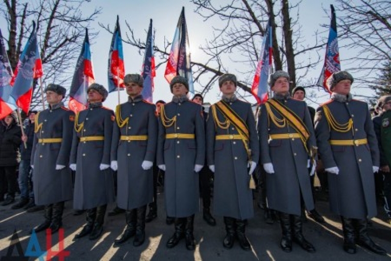 В Дебальцево почтили память войнов, погибших при освобождении города от ВСУ