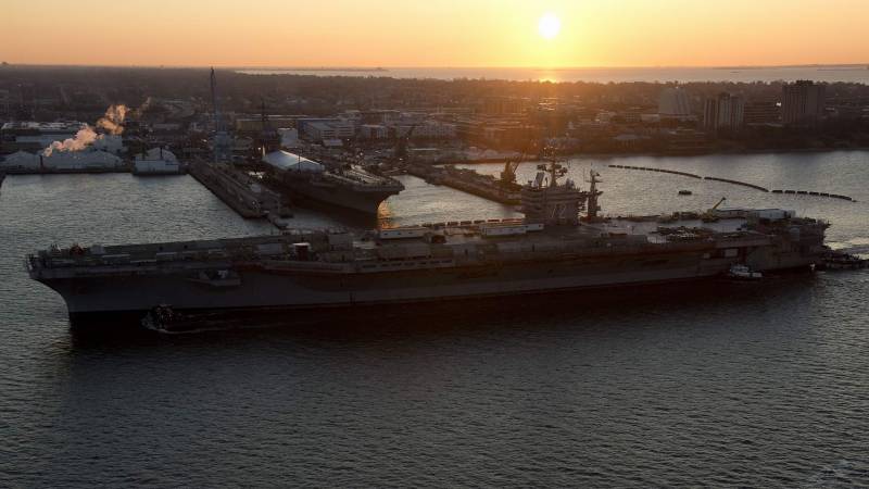 Авианосец USS Abraham Lincoln (CVN-72) прошел ремонт и модернизацию Авианосец USS Abraham Lincoln (CVN-72) прошел ремонт и модернизацию