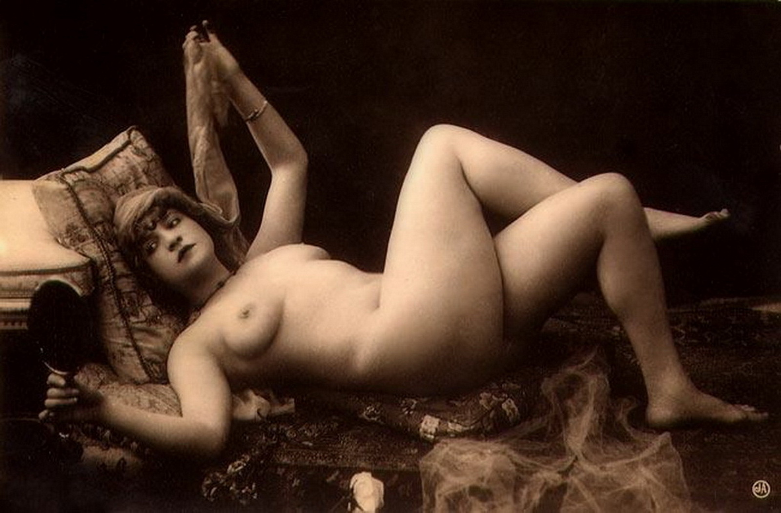 Nude women of the past