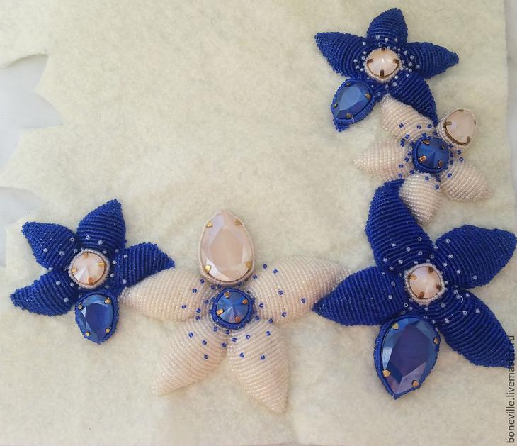 Создаем цветочное колье со Swarovski Создаем цветочное колье со Swarovski