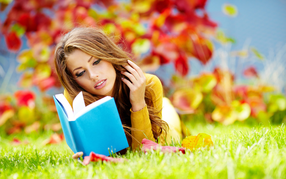 Девушка и книга