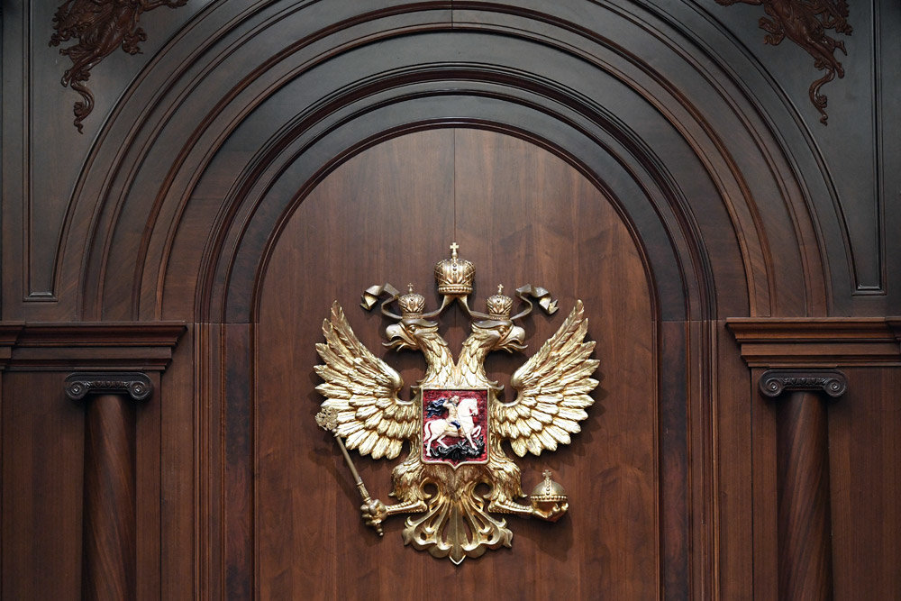КС обязал уточнить закон о СМИ в части иностранных владельцев долей