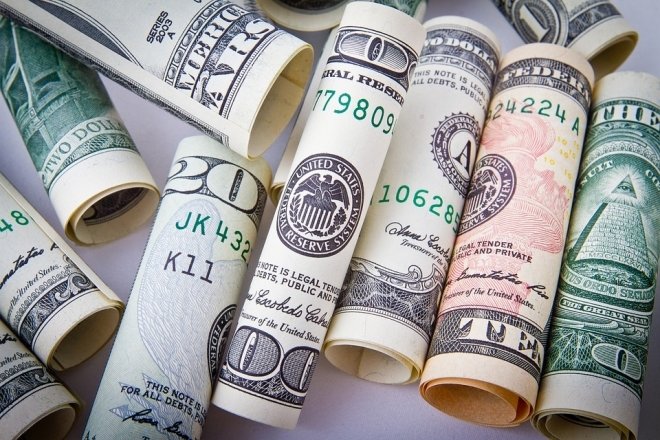 Отказ РФ от доллара будет носить рациональный характер — эксперты