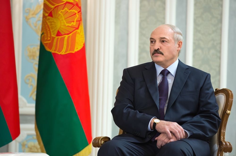 Лукашенко поручил начать поставки нефти в Белоруссию через страны Балтии Лукашенко поручил начать поставки нефти в Белоруссию через страны Балтии