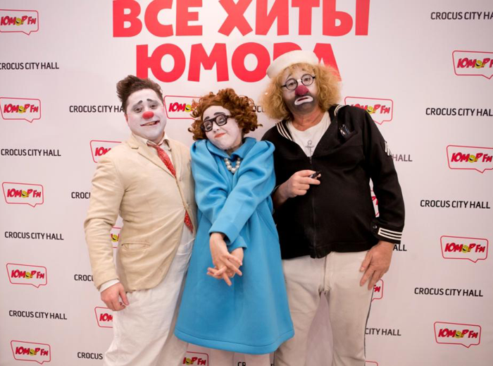 Участники шоу Anima Allegra и звезда театра «Лицедеи» Валерий Кефт Участники шоу Anima Allegra и звезда театра «Лицедеи» Валерий Кефт