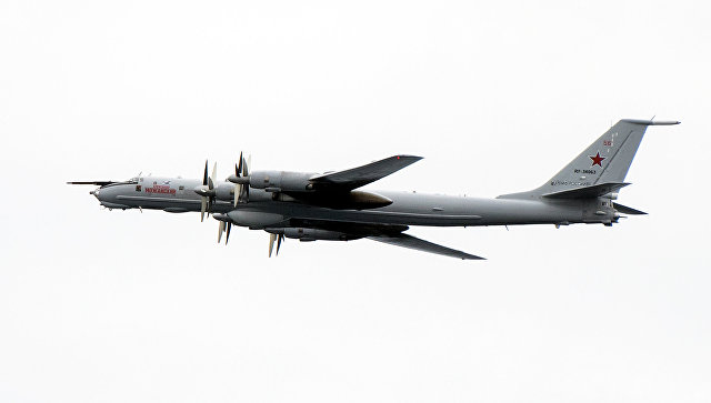 Противолодочный турбовинтовой самолет ВВС России Ту-142 Александр Можайский во время пролета над кораблями НАТО в Норвежском море. 2 ноября 2018 Противолодочный турбовинтовой самолет ВВС России Ту-142 Александр Можайский во время пролета над кораблями НАТО в Норвежском море. 2 ноября 2018
