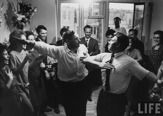Как строили “хрущевки” в 1963 году Как строили “хрущевки” в 1963 году