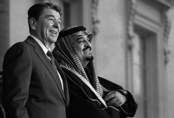 Как Рейган обрушил цены на нефть, а Буш спас СССР Как Рейган обрушил цены на нефть, а Буш спас СССР