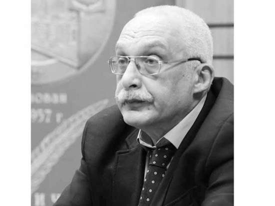 Друзя обвинили в подкупе на игре Друзя обвинили в подкупе на игре