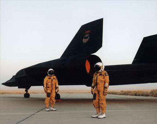 SR-71 «Черный дрозд»: самый скоростной самолет в мире SR-71 «Черный дрозд»: самый скоростной самолет в мире