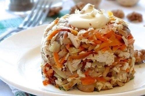 Салат «Сытный» с куриным филе