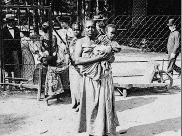 Человеческий зоопарк: история нашумевшего фото
