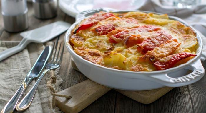Запеканка с ветчиной. \ Фото: gastronom.ru. 5 несладких запеканок, которые одобрят даже истинные гурманы