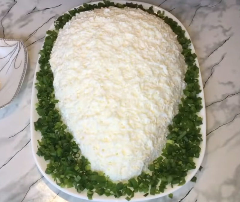 Нежный и вкусный салат «Мышка»: абсолютный хит праздничного стола Нежный и вкусный салат «Мышка»: абсолютный хит праздничного стола