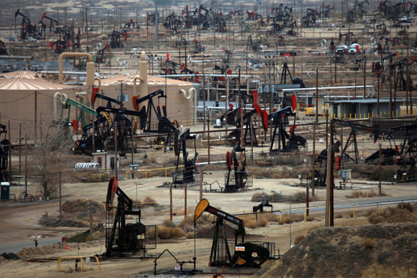 Спрос на нефть в США серьезно вырос, почти вдвое превысив добычу