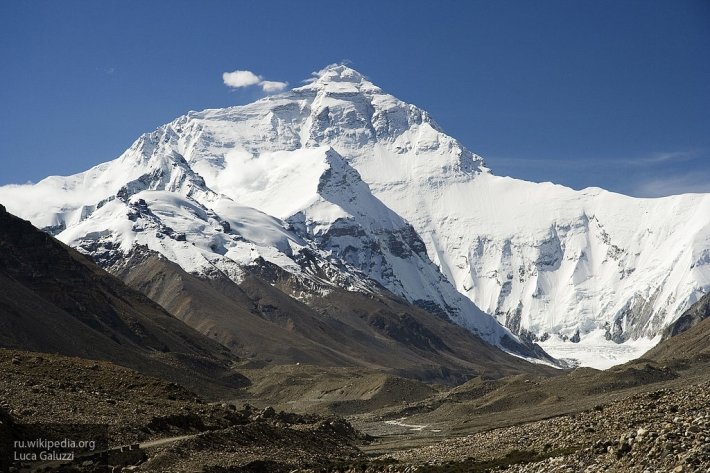Растаявшие льды Эвереста открыли тела потерянных альпинистов
