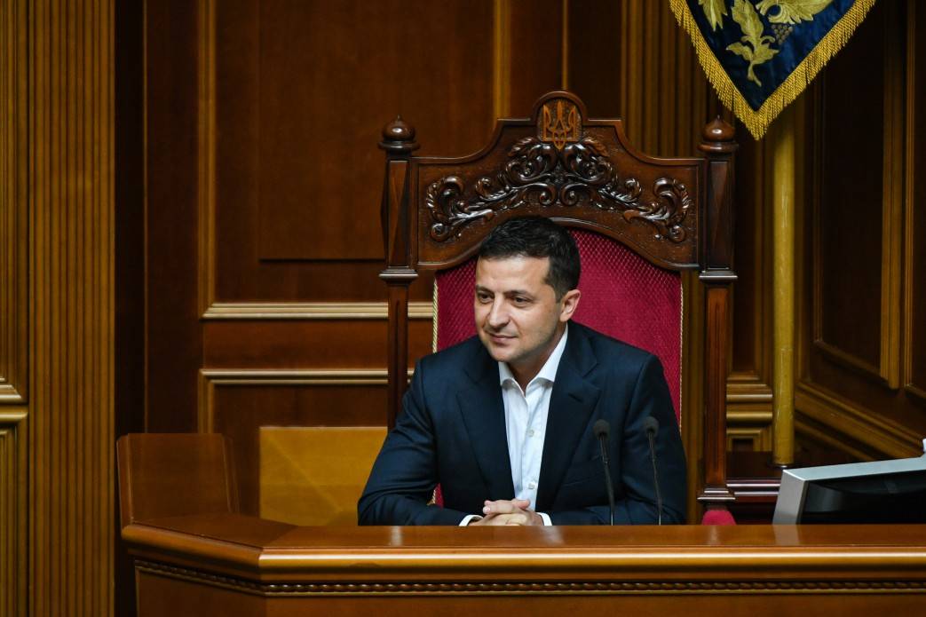 Зеленский о снятии неприкосновенности: Это парламент, а не «малина» Зеленский о снятии неприкосновенности: Это парламент, а не «малина»