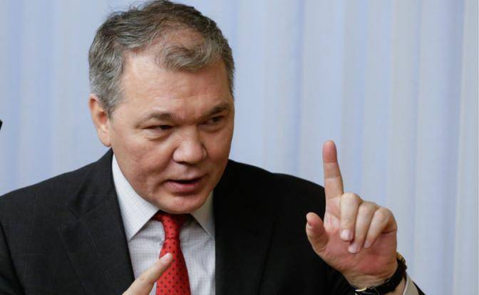 Калашников: Для защиты от США нужно раздать юго-востоку Украины паспорта РФ Калашников: Для защиты от США нужно раздать юго-востоку Украины паспорта РФ