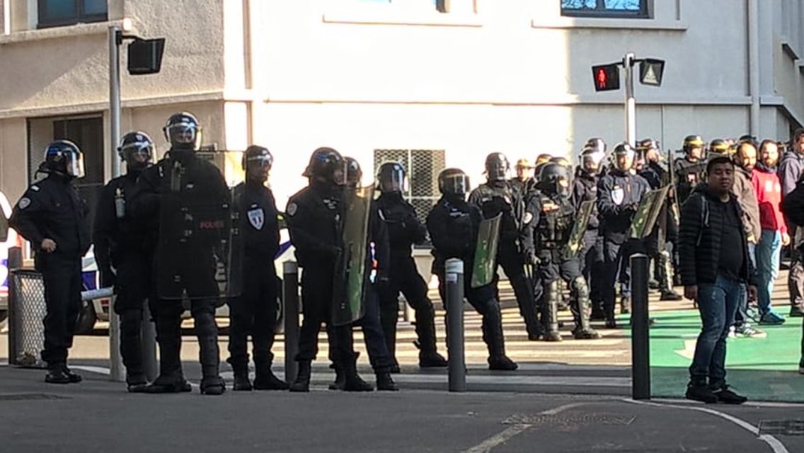 Протесты школьников и студентов в Марселе Протесты школьников и студентов в Марселе