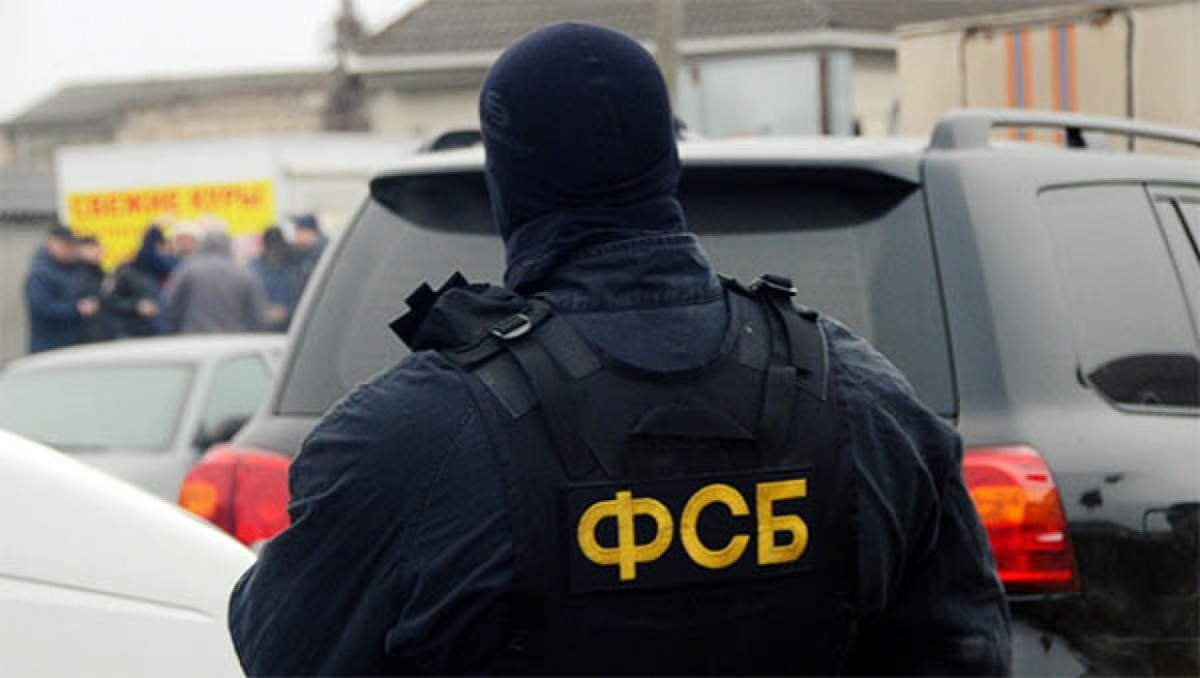 шпионы