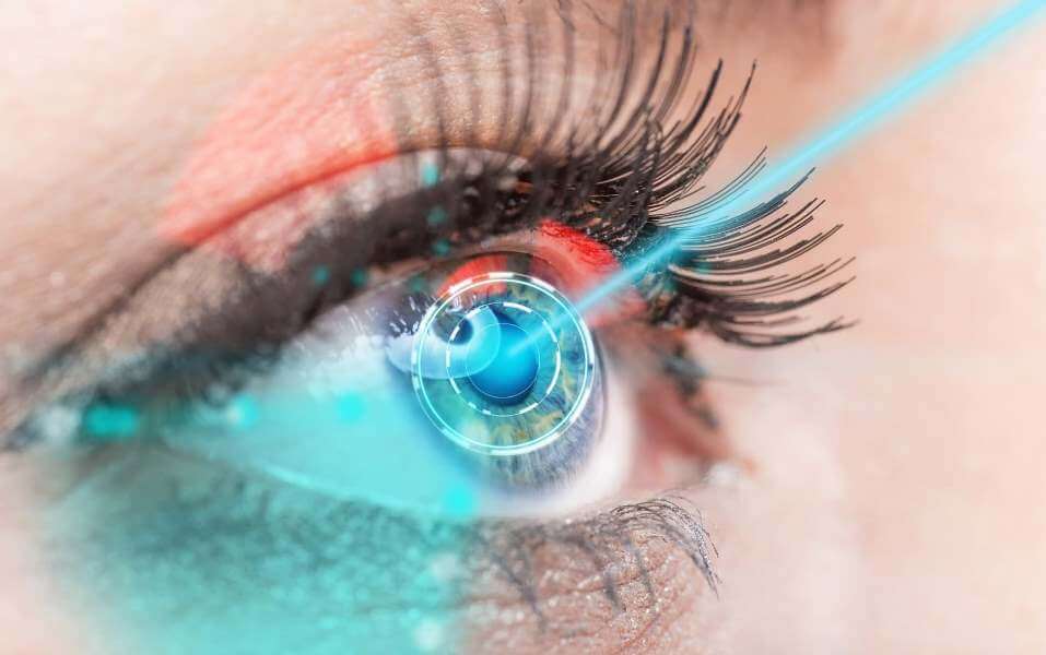 Профессор Пожарицкий: Операцию по коррекции зрения можно делать в любом возрасте