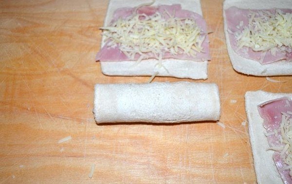 ЛЮБИМЫЙ ЗАВТРАК. Жареные рулетики из хлеба с ветчиной и сыром ЛЮБИМЫЙ ЗАВТРАК. Жареные рулетики из хлеба с ветчиной и сыром