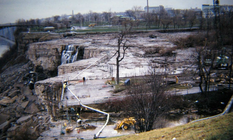 Что скрывают воды Ниагары: как ремонтировали знаменитый водопад