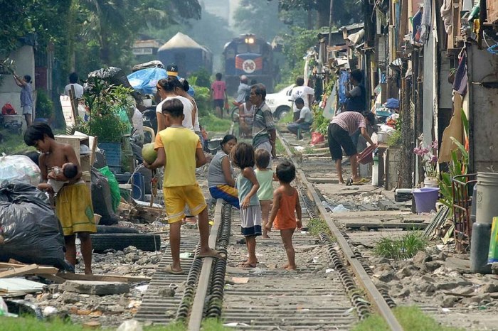 Жизнь в Маниле: 15 фотографий о жизни людей в самом густонаселенном городе Земли